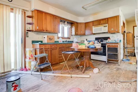 Kitchen - S205 School, Stephenson, MI 49887 photo 1 of 4