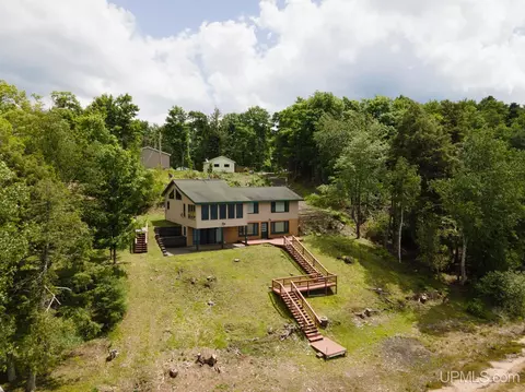 161 Golden Lk, Iron River, MI 49935