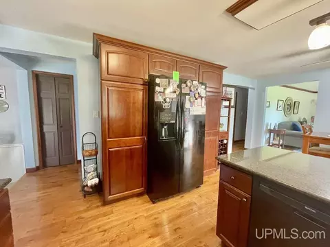 7697 G, Escanaba, MI 49829 photo 7