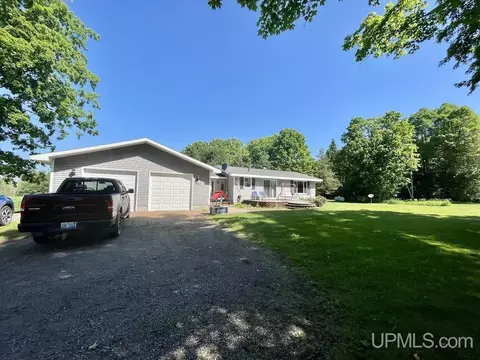 7697 G, Escanaba, MI 49829 photo 2