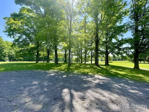 7697 G, Escanaba, MI 49829 photo 3