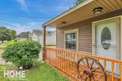 Exterior - 1008 S Cedar, Owosso, MI 48867 photo 4 of 4