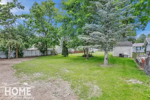 Exterior - 1008 S Cedar, Owosso, MI 48867 photo 2 of 4