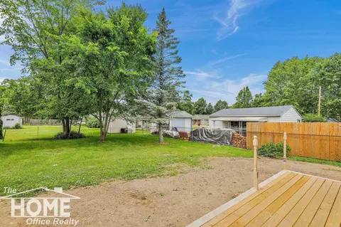 Exterior - 1008 S Cedar, Owosso, MI 48867 photo 1 of 4