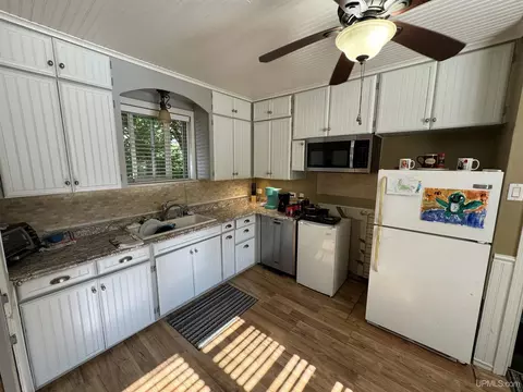 Kitchen - 520 E D, Iron Mountain, MI 49801 photo 3 of 3
