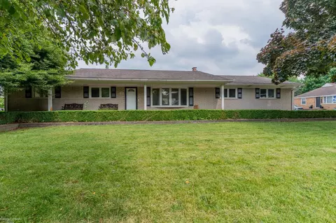 47844 Burton, Shelby Township, MI 48317