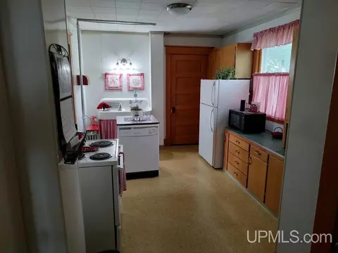 811 N Third, Ishpeming, MI 49849 photo 22
