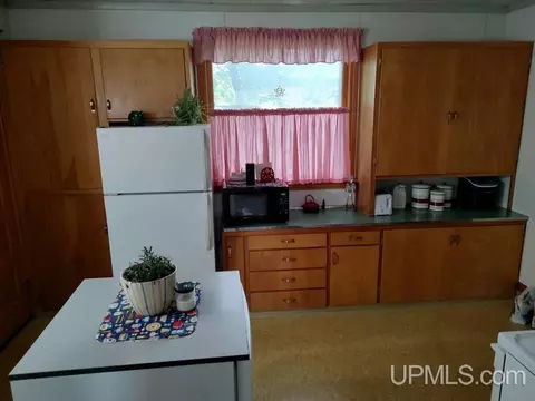 811 N Third, Ishpeming, MI 49849 photo 21