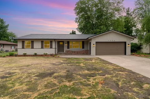 1254 N Frost, Saginaw, MI 48638