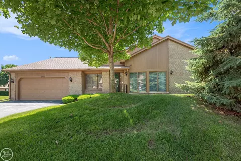 2184 London Brg #33, Rochester Hills, MI 48307
