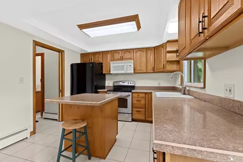 Kitchen - 6045 Bailey, Taylor, MI 48180 photo 2 of 3