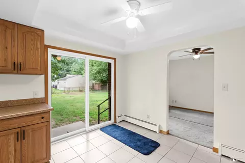 Entry Way - 6045 Bailey, Taylor, MI 48180 photo 2 of 3
