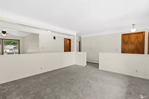 Living - 6045 Bailey, Taylor, MI 48180 photo 3 of 6