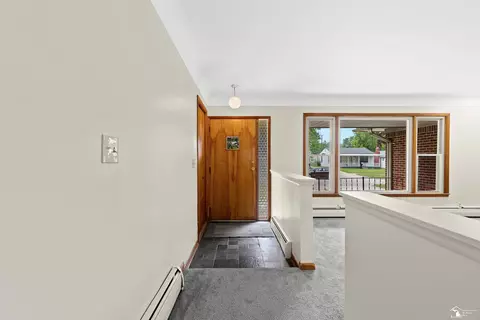 Entry Way - 6045 Bailey, Taylor, MI 48180 photo 1 of 3