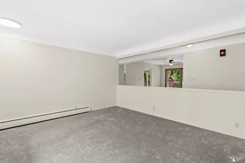 Living - 6045 Bailey, Taylor, MI 48180 photo 4 of 6