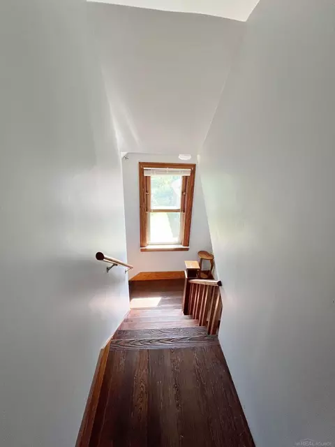 Entry Way - 4690 Maple Grv, Deckerville, MI 48427 photo 5 of 6