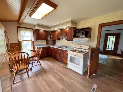 Kitchen - 4690 Maple Grv, Deckerville, MI 48427 photo 2 of 2