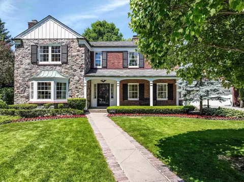 Exterior - 280 Vendome, Grosse Pointe Farms, MI 48236 photo 5 of 12