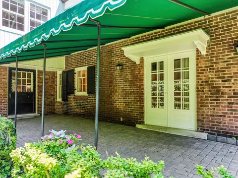 Exterior - 280 Vendome, Grosse Pointe Farms, MI 48236 photo 9 of 12