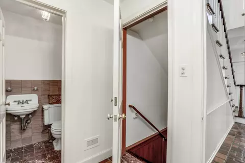 Entry Way - 280 Vendome, Grosse Pointe Farms, MI 48236 photo 3 of 4