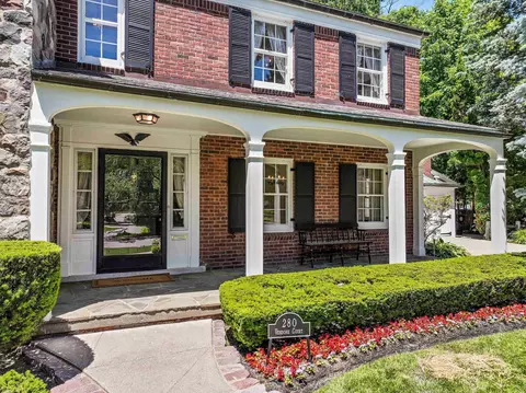 Exterior - 280 Vendome, Grosse Pointe Farms, MI 48236 photo 6 of 12