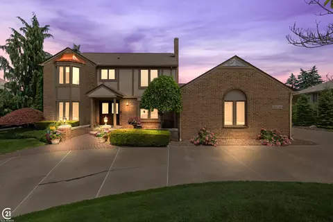 37446 Fiore, Clinton Township, MI 48036