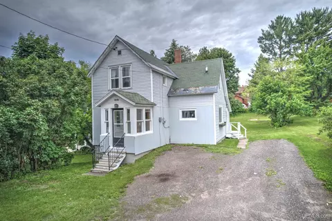 1007 Ingot, Hancock, MI 49930