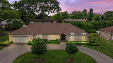 951 Ballantyne, Grosse Pointe Shores, MI 48236