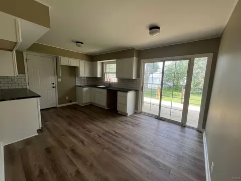 405 Oak, Britton, MI 49229 photo 4