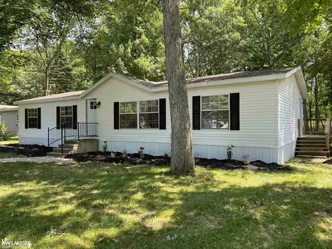 5727 Oakridge, Caseville, MI 48725