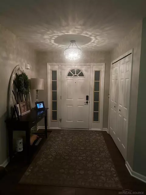Entry Way - 48307 Jefferson, Macomb, MI 48044 photo 1 of 2