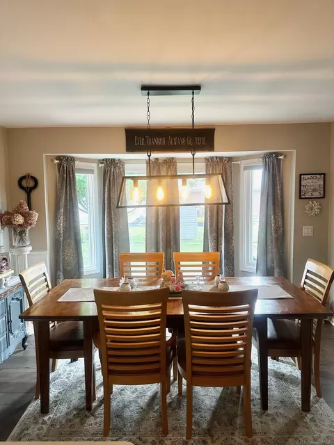 Dining - 48307 Jefferson, Macomb, MI 48044 photo 1 of 3