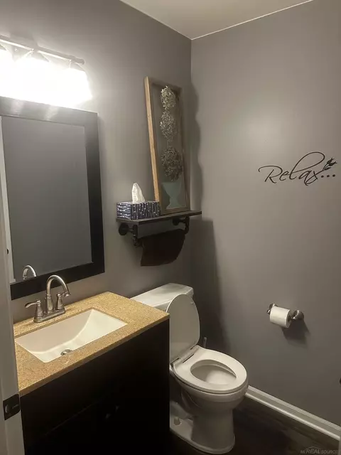 Bath - 48307 Jefferson, Macomb, MI 48044 photo 6 of 6