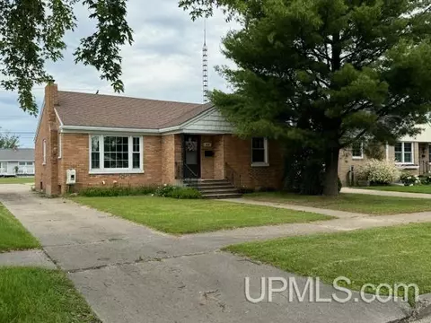 818 S 19th, Escanaba, MI 49829