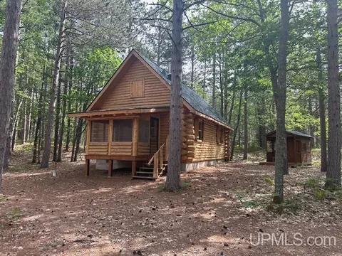 22680 E Sandy Ln, Grand Marais, MI 49839