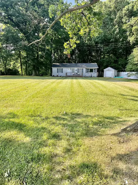 3240 W Cadmus, Adrian, MI 49221