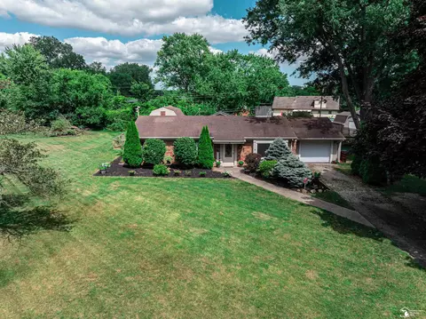 8402 Aberdeen, Lambertville, MI 48144