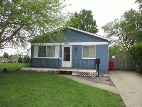 19190 Illinois, Roseville, MI 48066