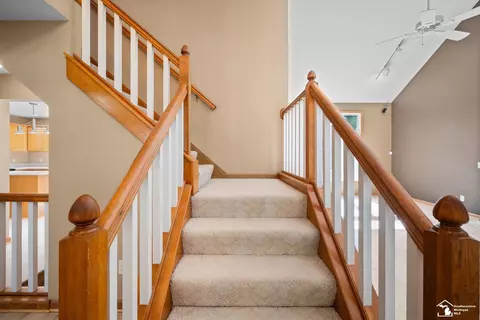 Entry Way - 6970 Pheasant Vw, Temperance, MI 48182 photo 2 of 5