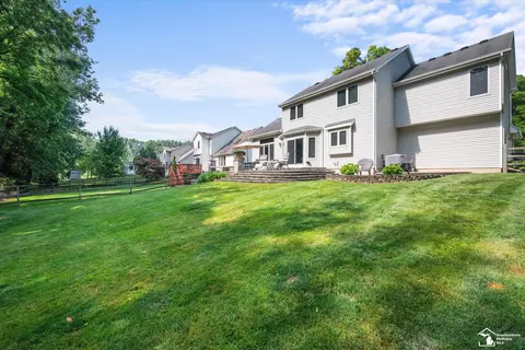 Exterior - 6970 Pheasant Vw, Temperance, MI 48182 photo 5 of 14