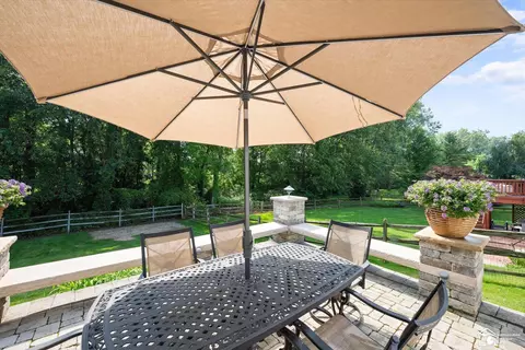 Exterior - 6970 Pheasant Vw, Temperance, MI 48182 photo 11 of 14