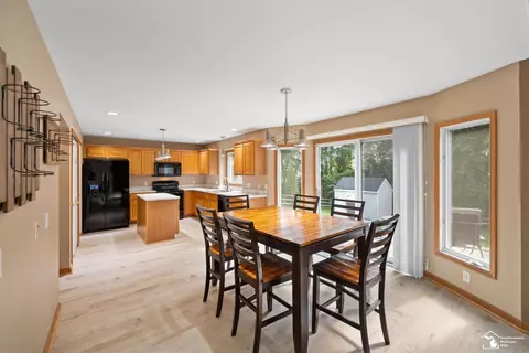 Dining - 6970 Pheasant Vw, Temperance, MI 48182 photo 1 of 2