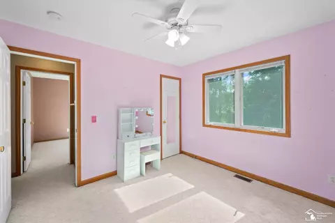 Bedroom - 6970 Pheasant Vw, Temperance, MI 48182 photo 2 of 8
