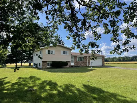4631 N Garfield, Pinconning, MI 48650
