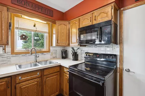 Kitchen - 105 N Bowker, Munger, MI 48747 photo 2 of 2