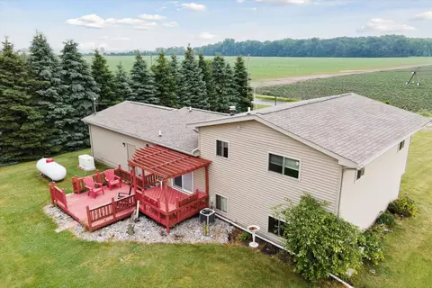 Exterior - 105 N Bowker, Munger, MI 48747 photo 9 of 14