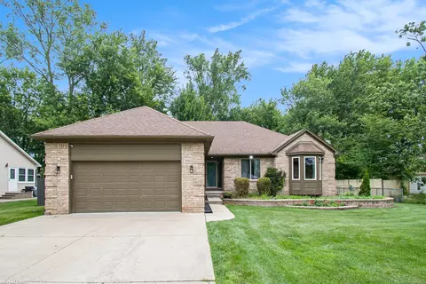 26803 Alray St, New Baltimore, MI 48051