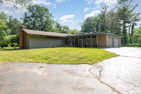 1236 W W Ctr, Essexville, MI 48732