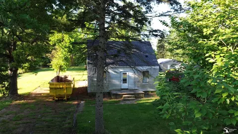 533 Center, Carleton, MI 48117 photo 1
