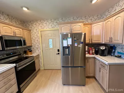 Kitchen - 608 N Main, Ishpeming, MI 49849 photo 3 of 6